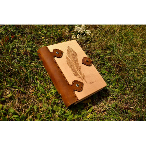 Блокнот з натурального дерева в поєднанні зі шкірою "Перо"