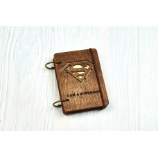 Блокнот деревяний А7 Супермен з фанери Темний на кільцях