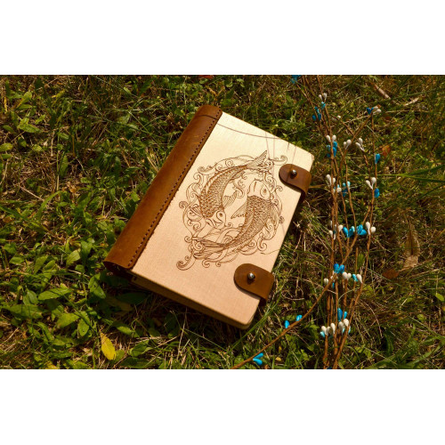 Блокнот з натурального дерева в поєднанні зі шкірою "Риби"