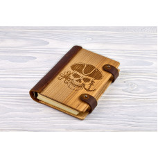 Блокнот з натурального дерева в поєднанні зі шкірою "Пірат"