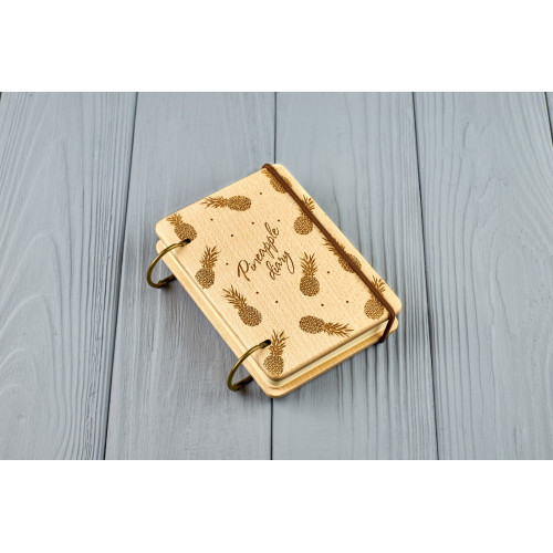 Кишеньковий блокнот з дерева формат А7 на кільцях "Pineapple diary"