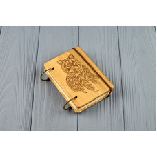 Кишеньковий блокнот з дерева формат А7 на кільцях "Вовк-талісман"
