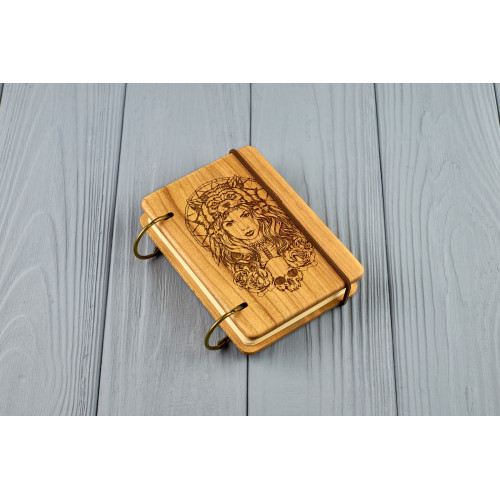 Кишеньковий блокнот з дерева формат А7 на кільцях "Амазонка"