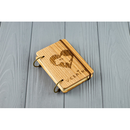 Кишеньковий блокнот з дерева формат А7 на кільцях "Люблю Україну"